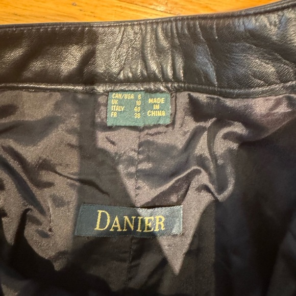 Danier leather vintage high rise crop pants - Picture 6 of 11